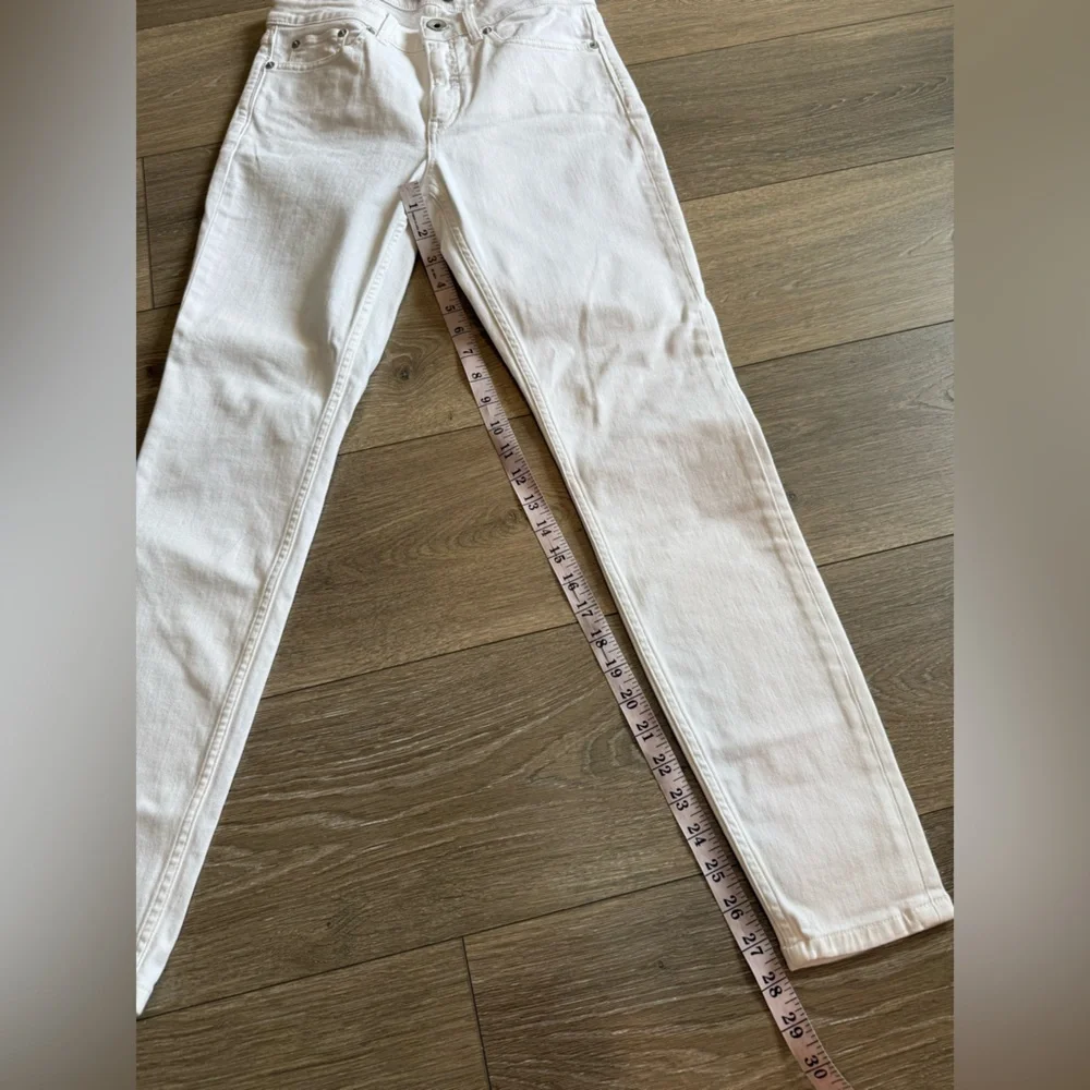 Vineyard Vines clean white